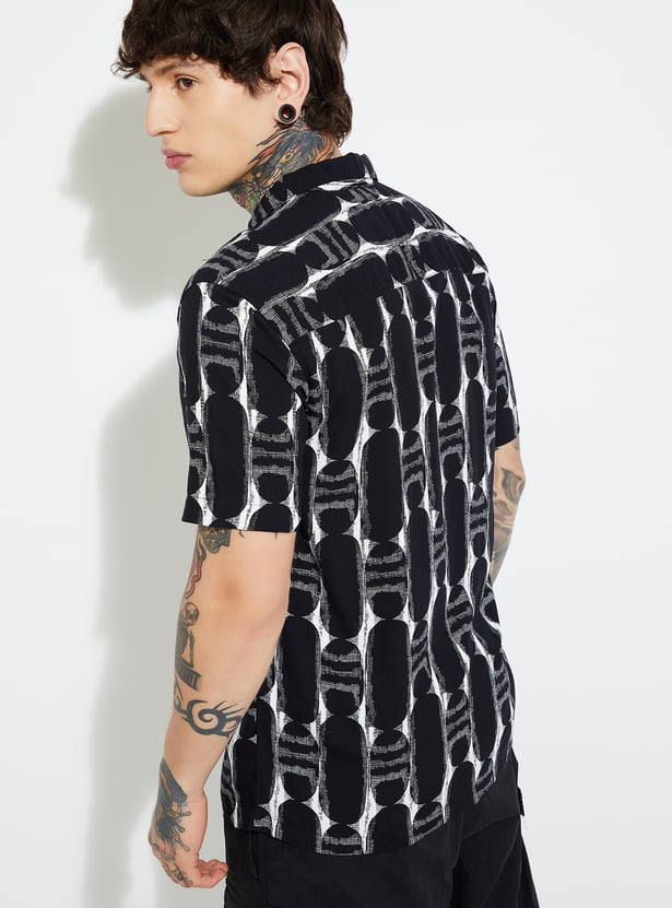 Stylish Men’s Printed Resort Shirt with Vibrant Patterns and Soft Fabric