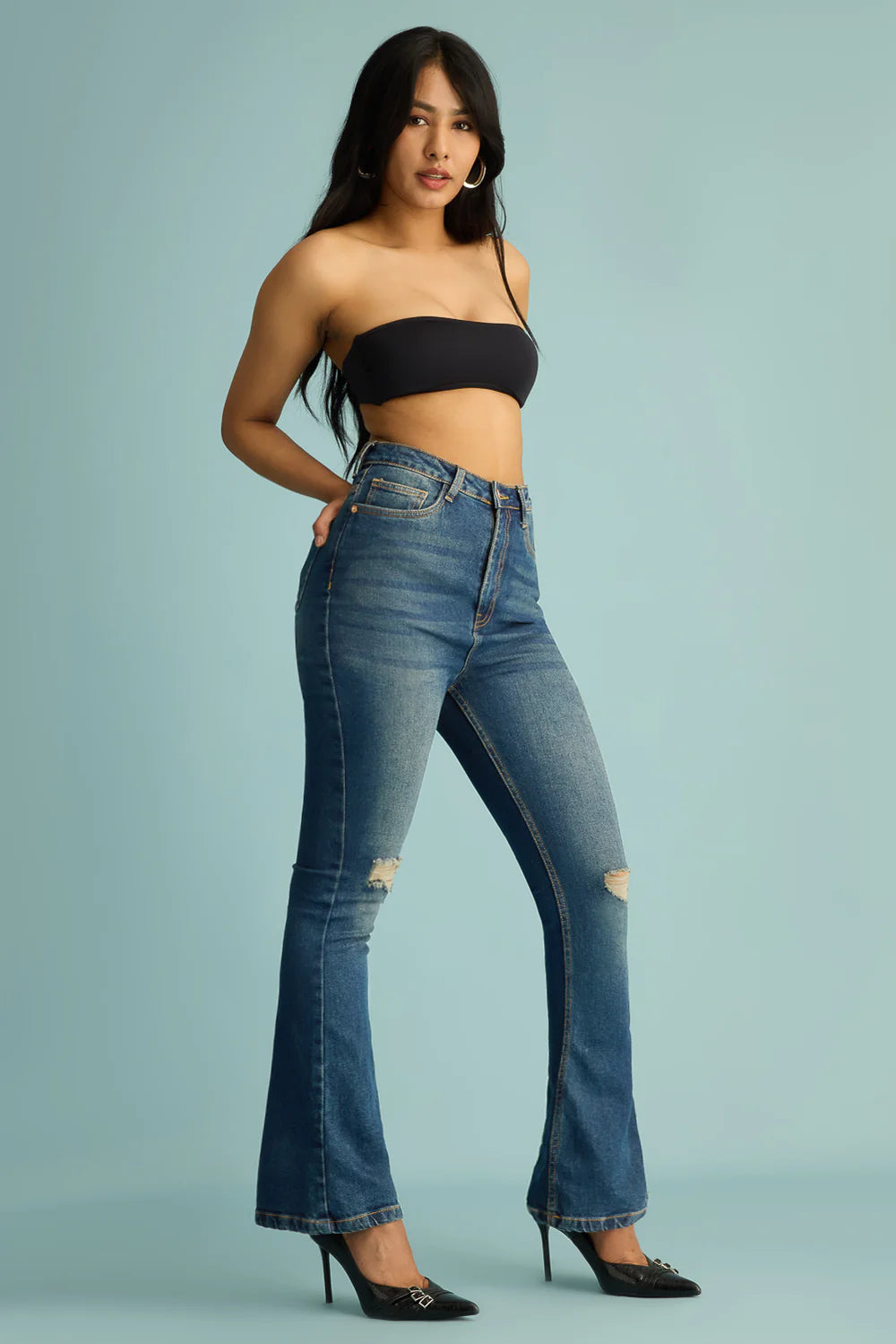 Stylish Retro Chic Blue Bootcut Denim Jeans for Women with Vintage-Inspired Wash