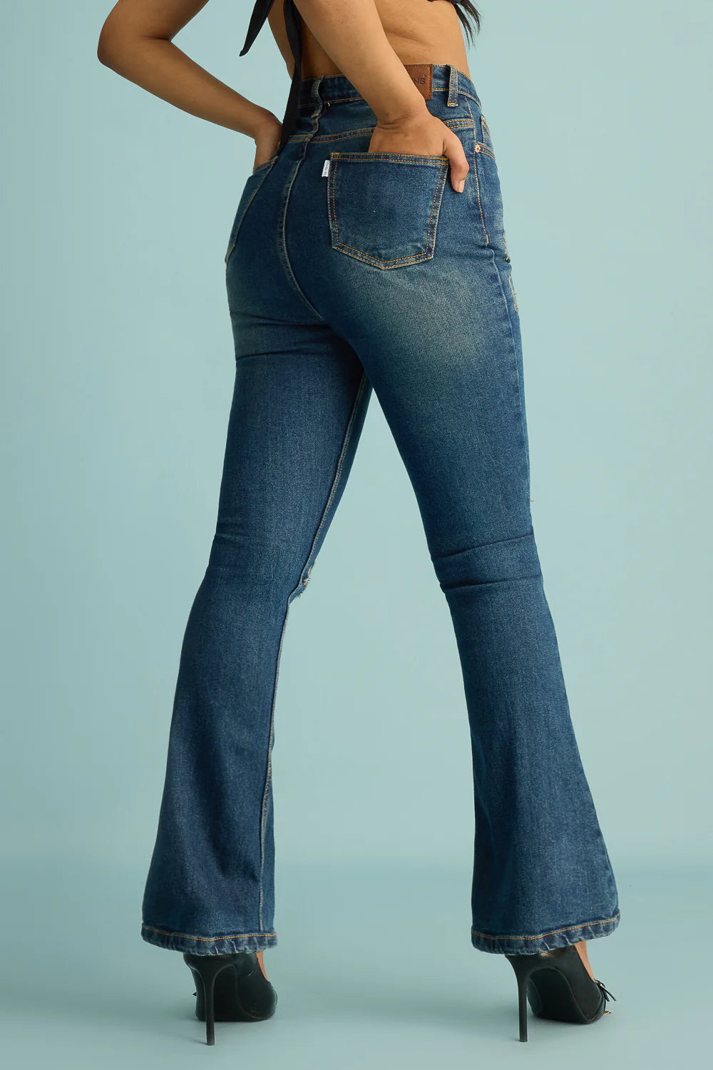 Stylish Retro Chic Blue Bootcut Denim Jeans for Women with Vintage-Inspired Wash