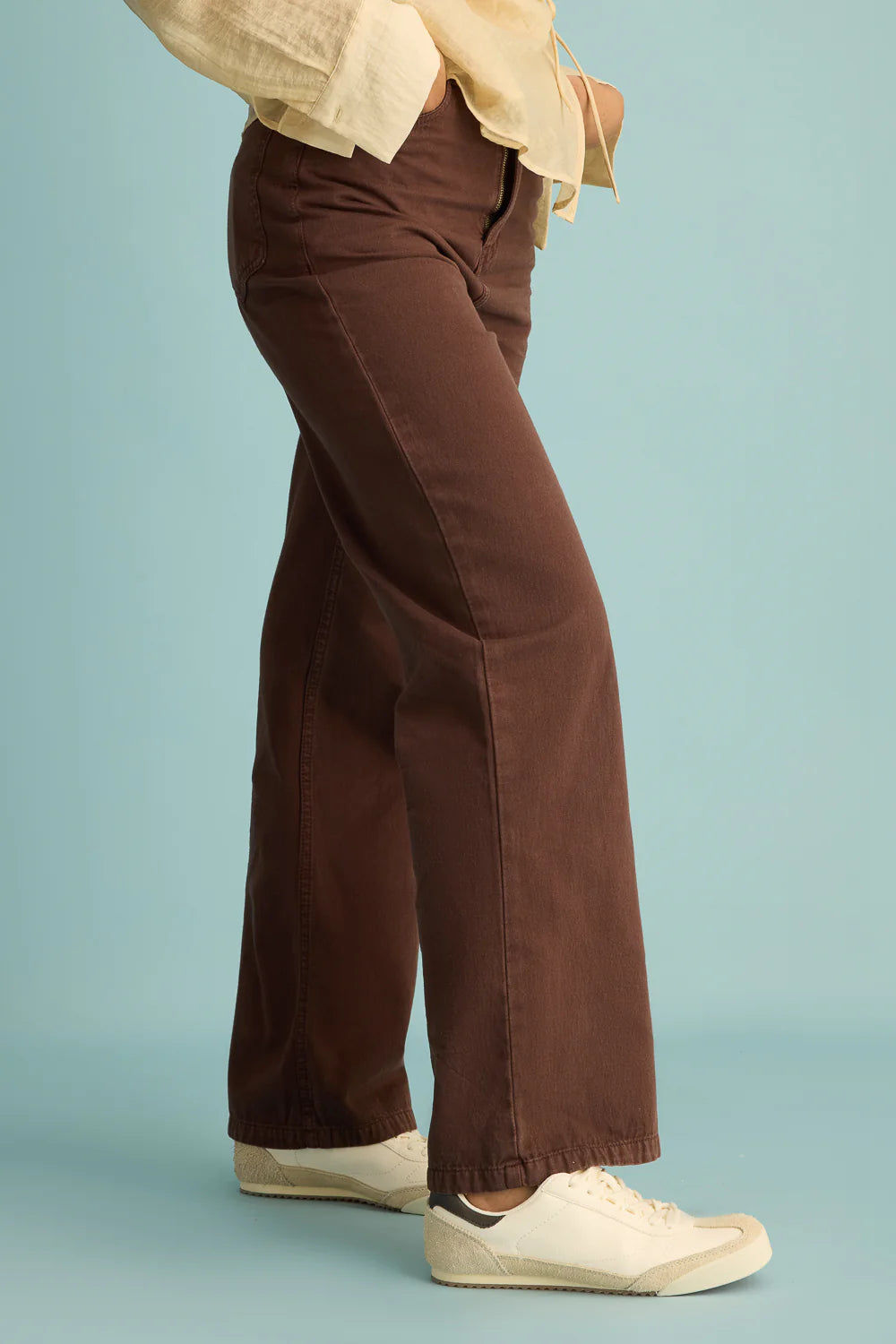 Women’s Rustic Brown Straight Jeans with Classic High-Rise Fit