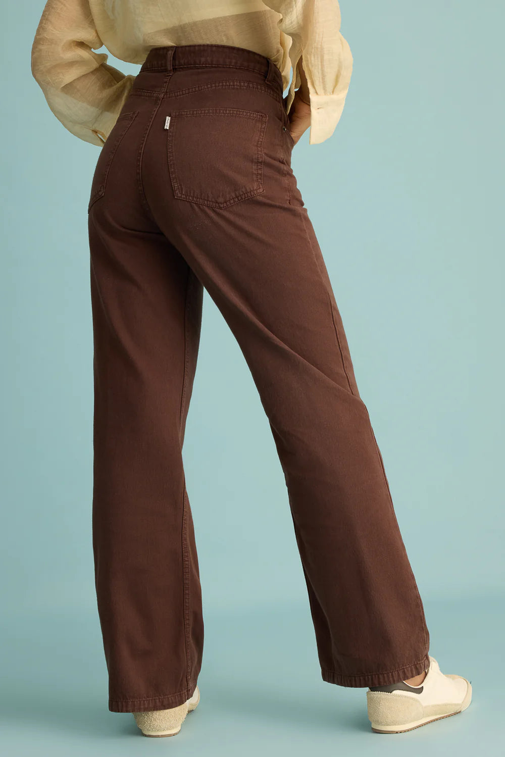 Women’s Rustic Brown Straight Jeans with Classic High-Rise Fit