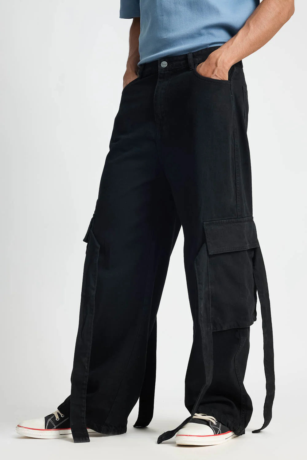 Stylish Charcoal Men’s Baggy Cargo Jeans with Functional Pockets and Durable Fabric