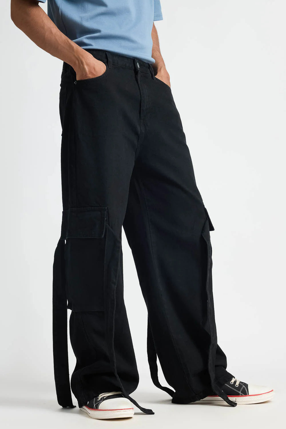 Stylish Charcoal Men’s Baggy Cargo Jeans with Functional Pockets and Durable Fabric