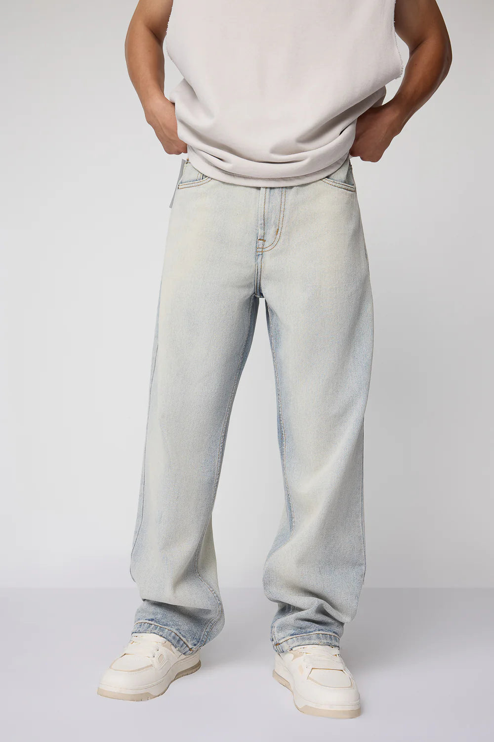 Urban Wash Blue Men’s Baggy Straight Jeans with Sleek Design, Comfortable Fit, and Everyday Appeal