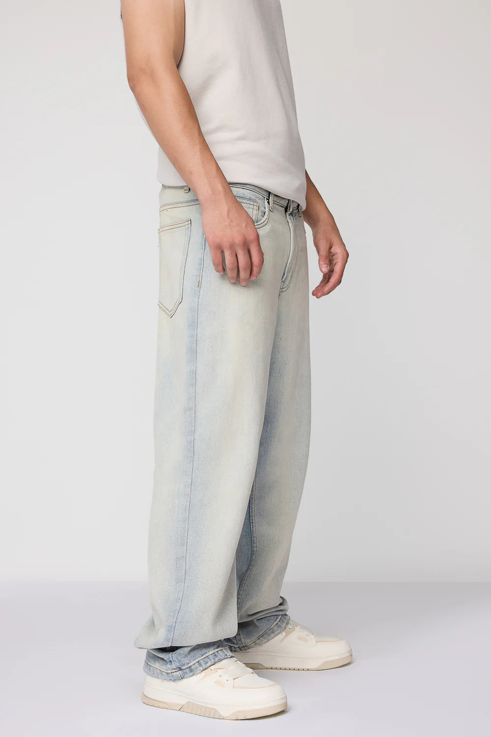 Urban Wash Blue Men’s Baggy Straight Jeans with Sleek Design, Comfortable Fit, and Everyday Appeal