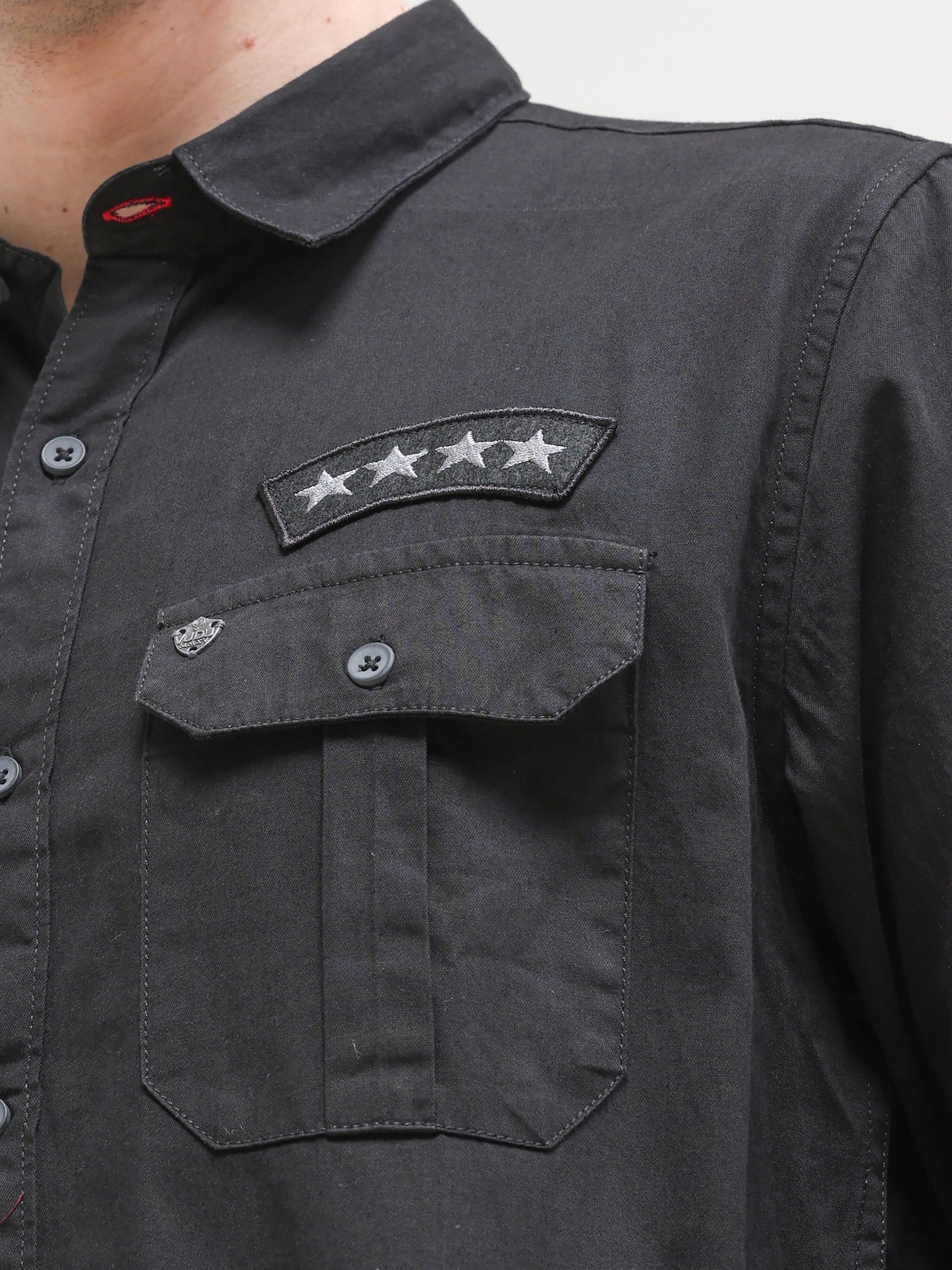 Modern Men’s Black Box Pocket Shirt with Lightweight Fabric and Trendy Pocket Look