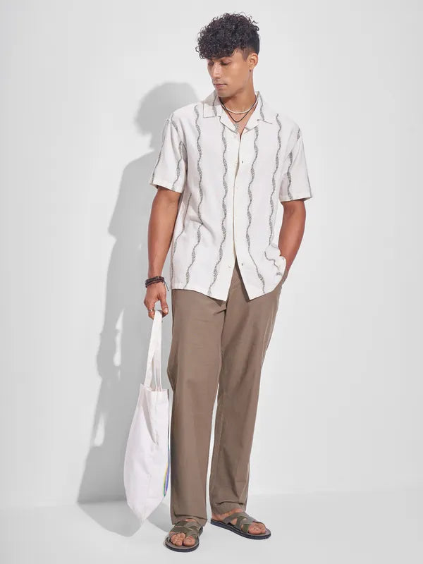 Comfortable Men’s Cream Printed Relaxed Fit Casual Shirt