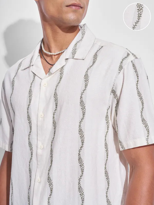 Comfortable Men’s Cream Printed Relaxed Fit Casual Shirt