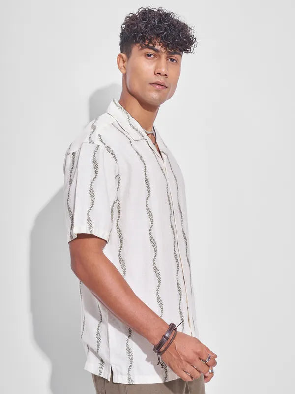 Comfortable Men’s Cream Printed Relaxed Fit Casual Shirt
