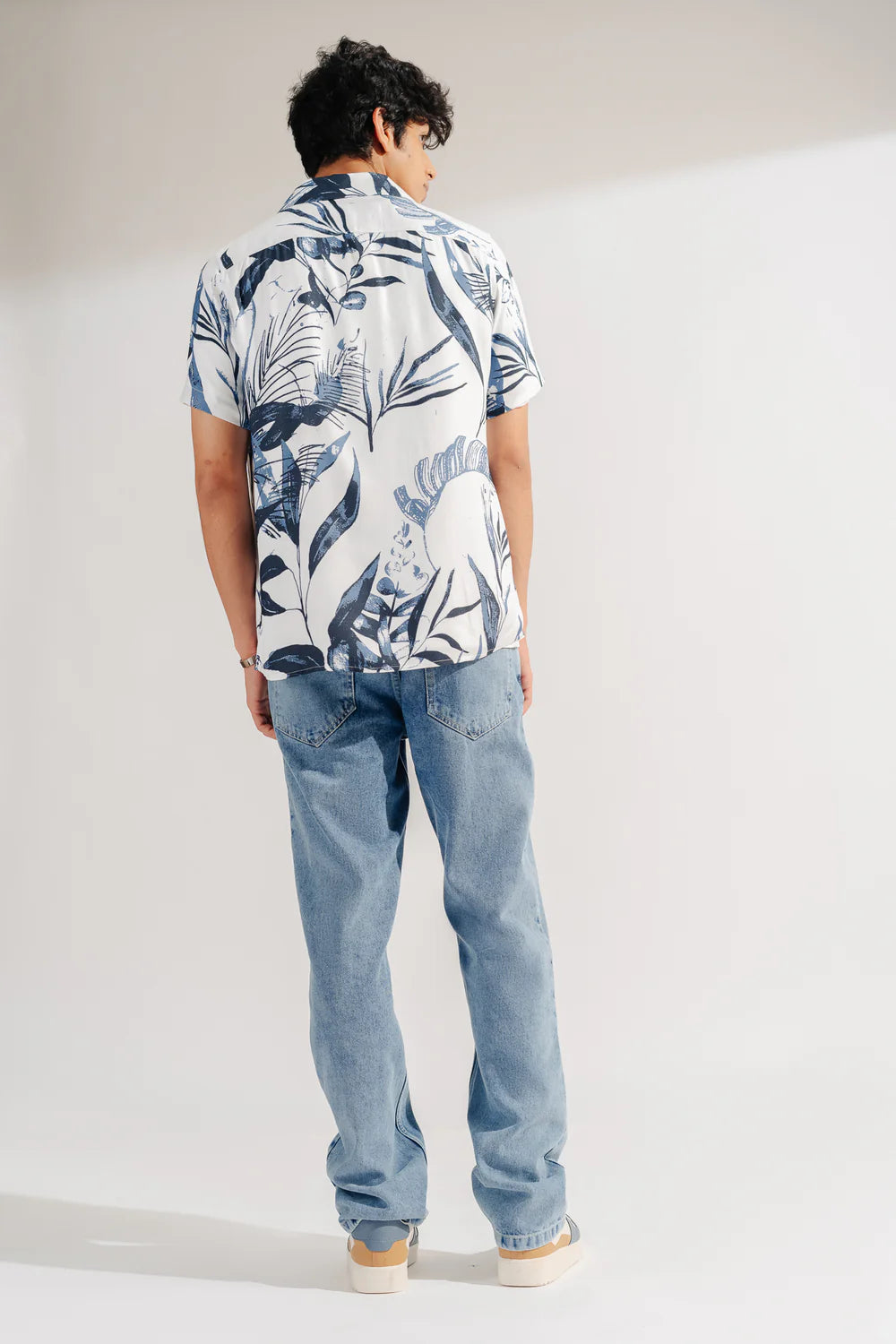 Trendy Light Blue Fish Cut Men’s Regular Straight Jeans for Comfortable Everyday Wear