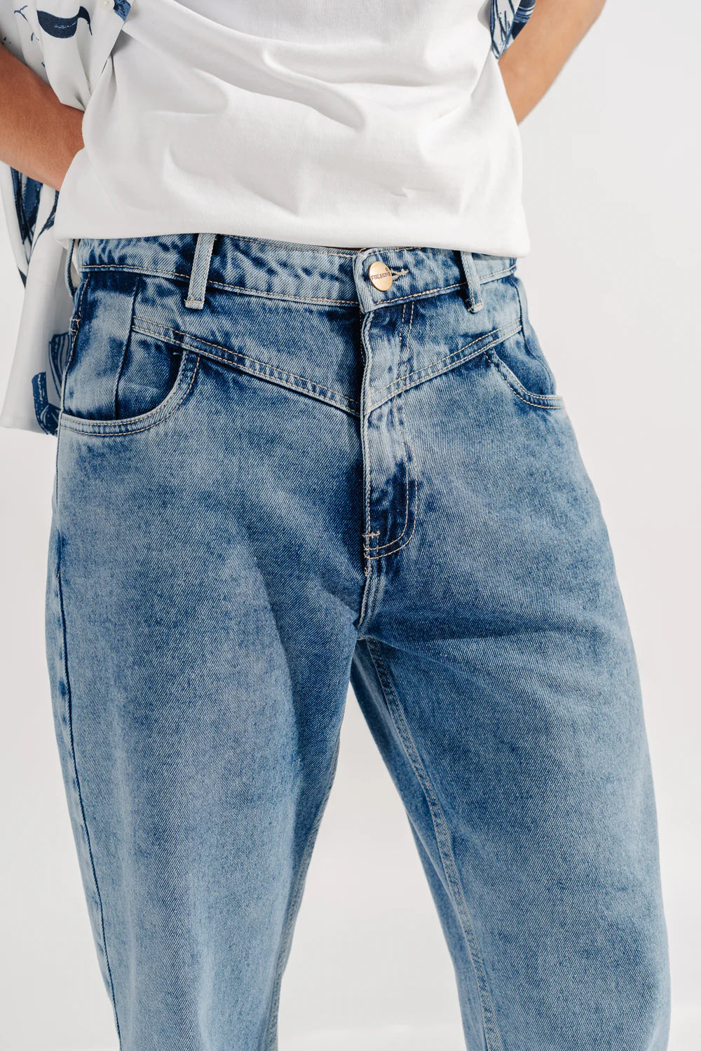 Trendy Light Blue Fish Cut Men’s Regular Straight Jeans for Comfortable Everyday Wear