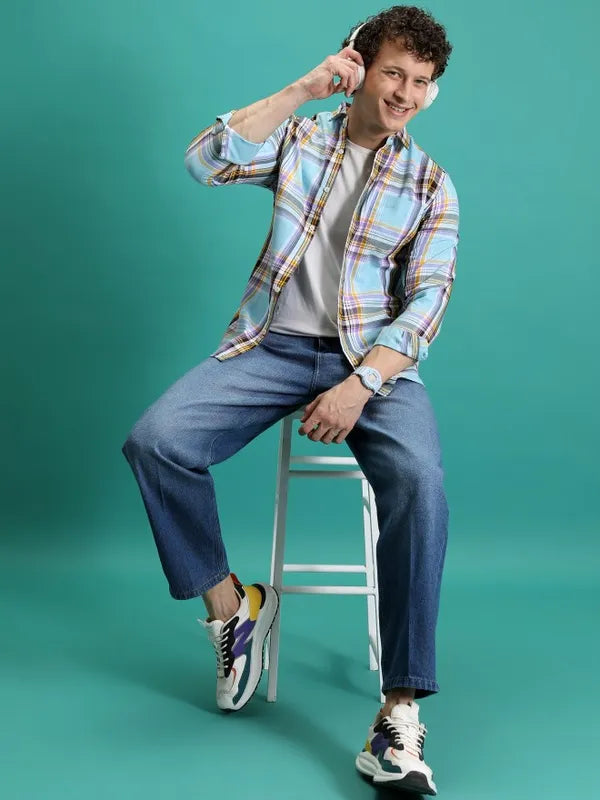 Men’s Blue Relaxed Fit Jeans with Sleek Design, Durable Denim, and Everyday Style Appeal