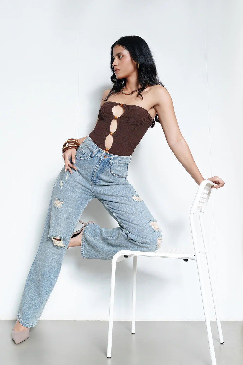 Easy Blue Distressed Straight-Leg Jeans for Women with Casual Relaxed Style
