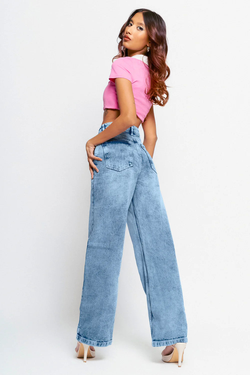 Blue Washed Straight-Leg Jeans for Women with Casual Everyday Style