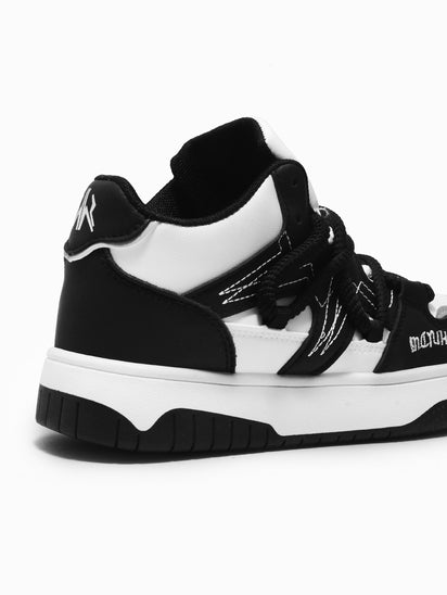 Stylish Black Sneakers for Women with Breathable Upper and Modern Design