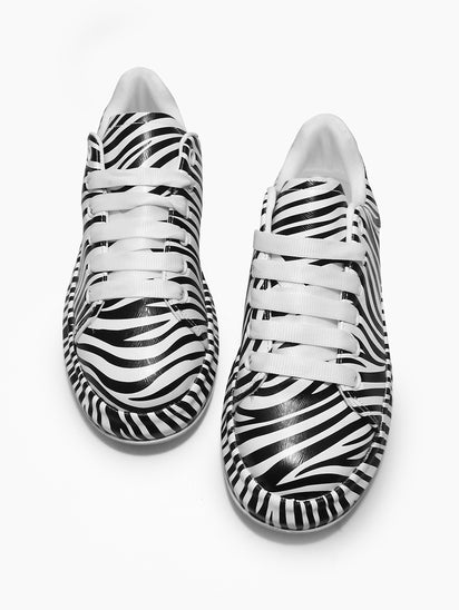 Stylish WildStride White Sneakers for Everyday Casual and Sporty Wear