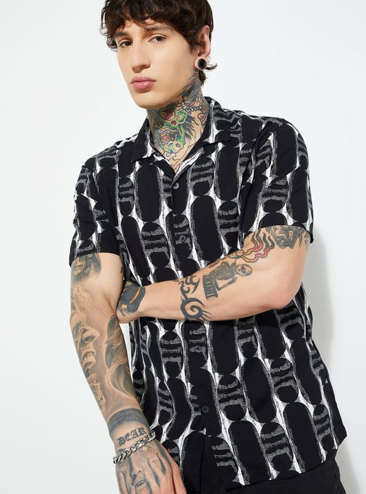 Stylish Men’s Printed Resort Shirt with Vibrant Patterns and Soft Fabric
