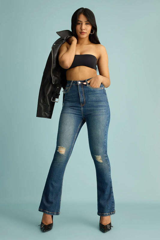 Stylish Retro Chic Blue Bootcut Denim Jeans for Women with Vintage-Inspired Wash