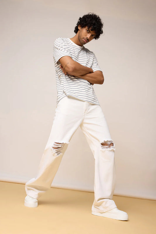 Versatile White Knee Ripped Men’s Jeans for Travel, Casual Outings, and Everyday Wear