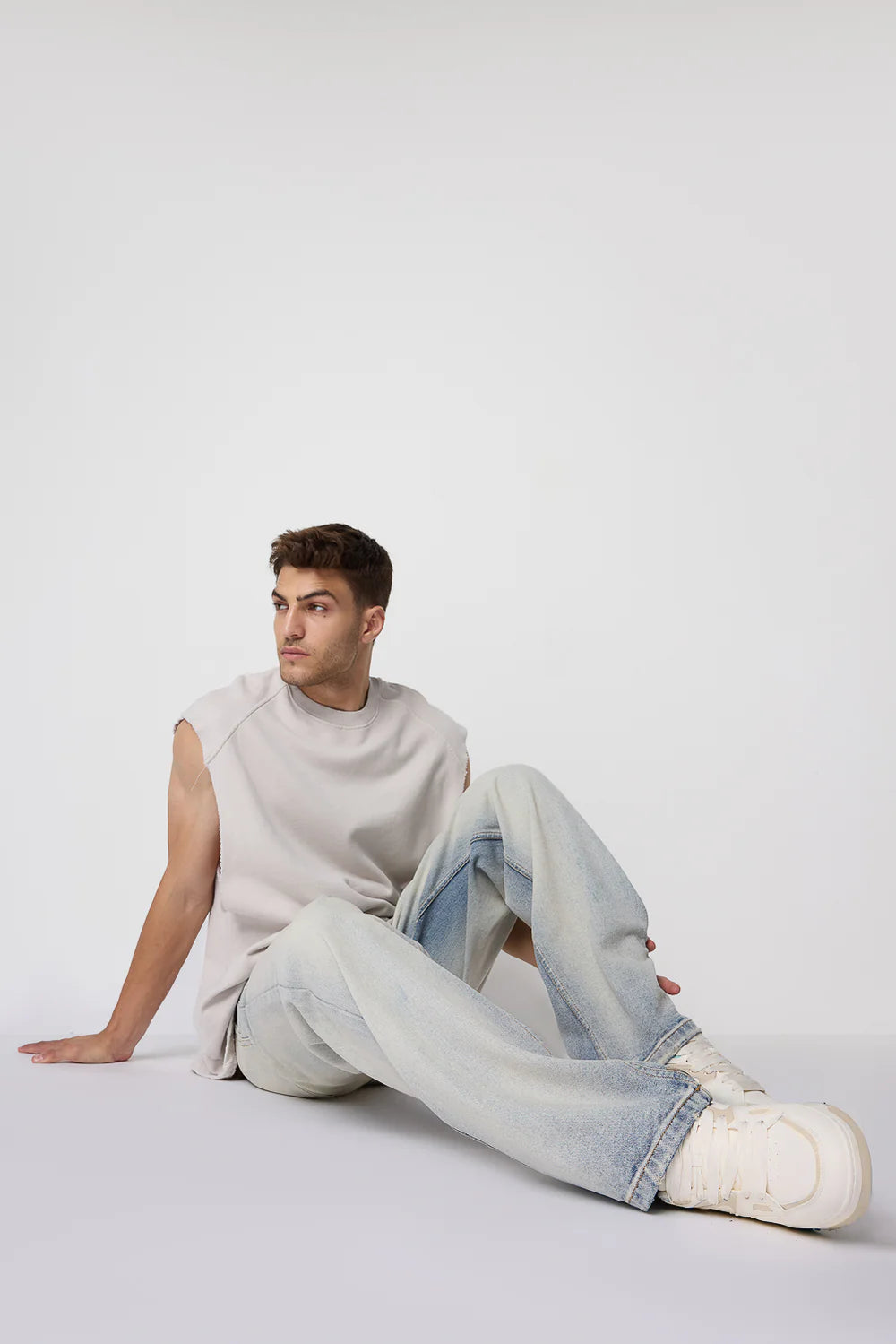 Urban Wash Blue Men’s Baggy Straight Jeans with Sleek Design, Comfortable Fit, and Everyday Appeal