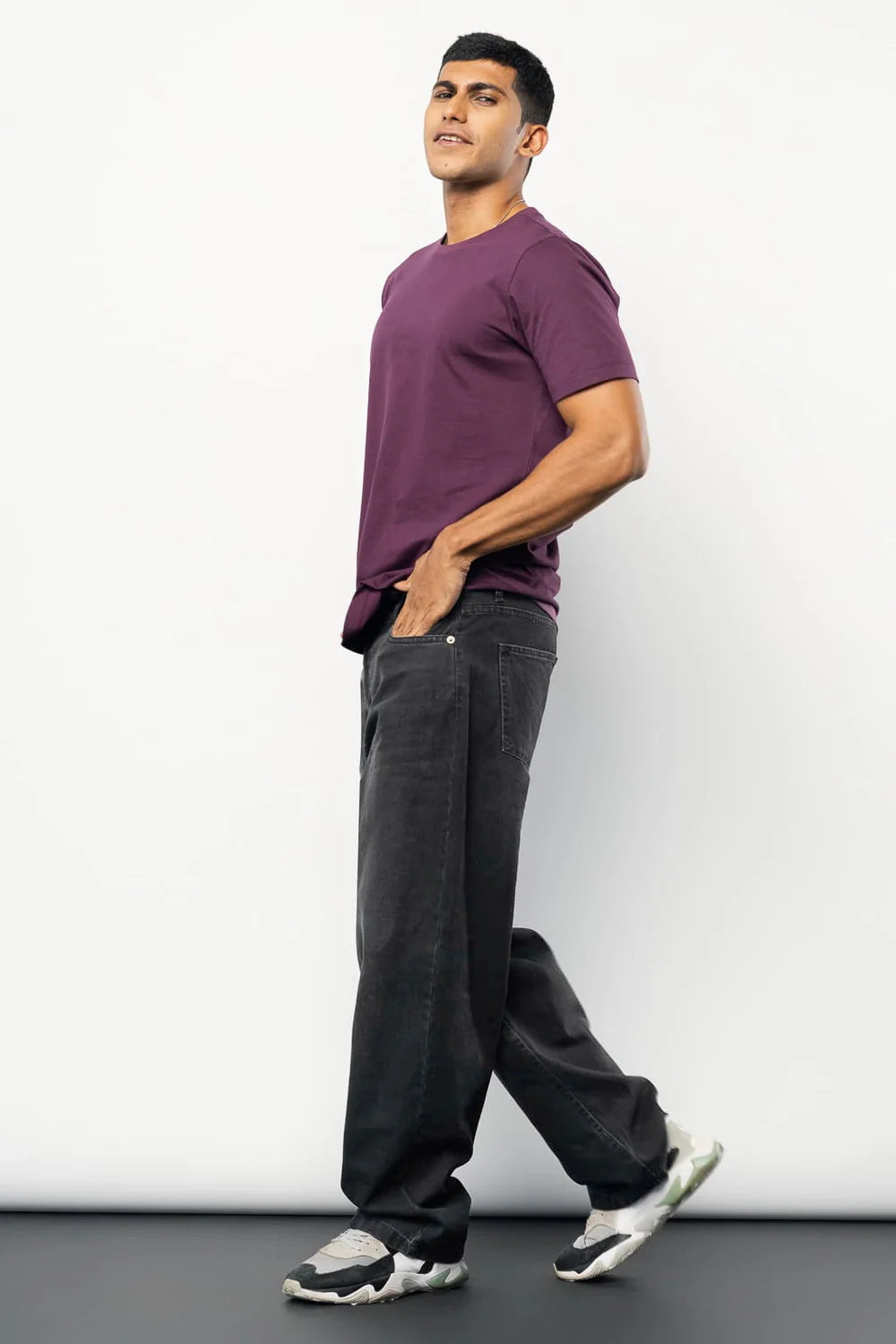 Versatile Charcoal Whiskered Men’s Baggy Jeans for Office, Travel, and Casual Wear