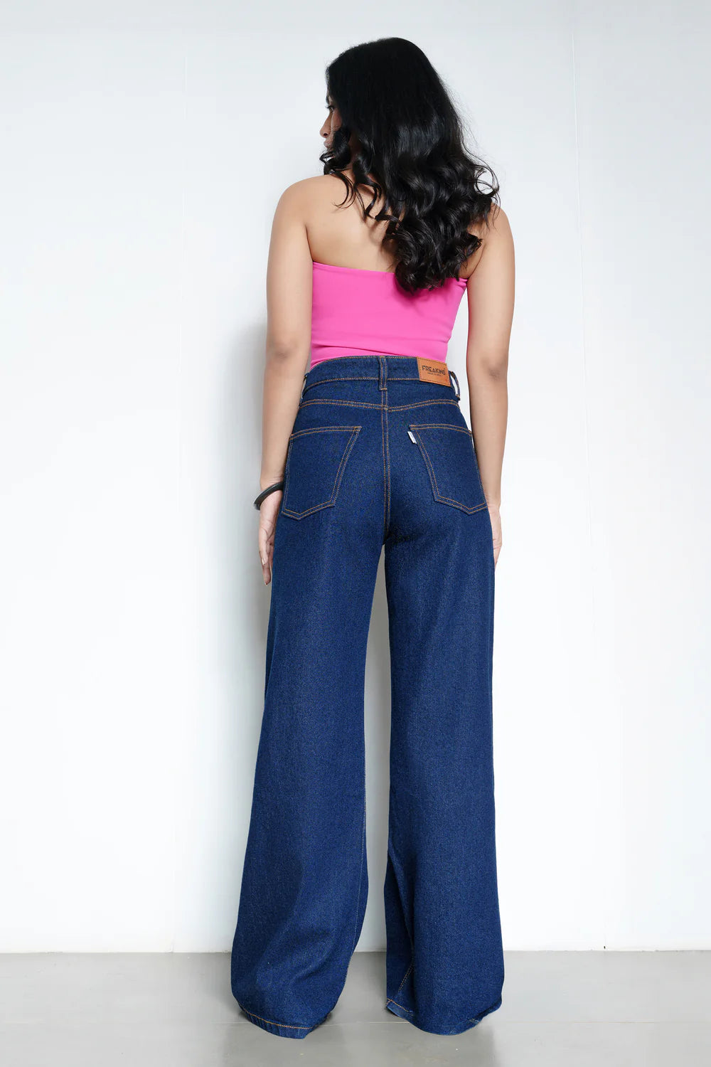Women’s Classic Indigo Wide Jeans with Relaxed High-Rise Fit