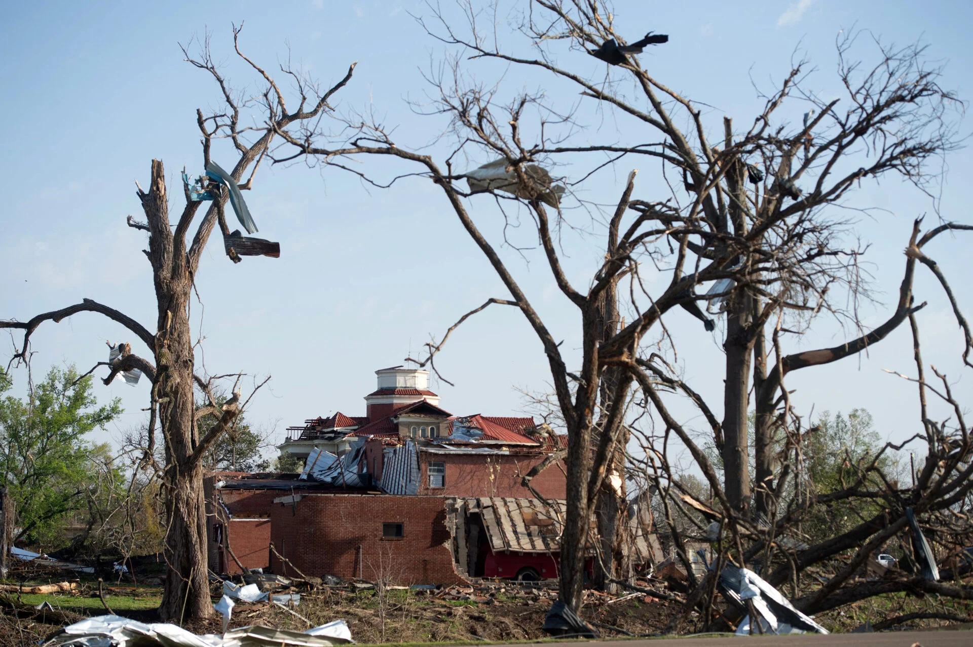 Massive tornado hit the state of Mississippi: Deadly tornado and severe storms sweep South Massive tornado hit the state of Mississippi: Deadly tornado and severe storms sweep South