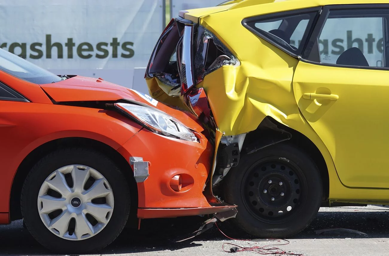 Free car accident clashing image